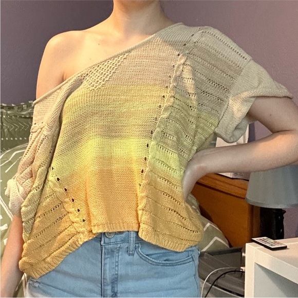 Ecoté yellow and beige off shoulder oversized sweater - Picture 2 of 10
